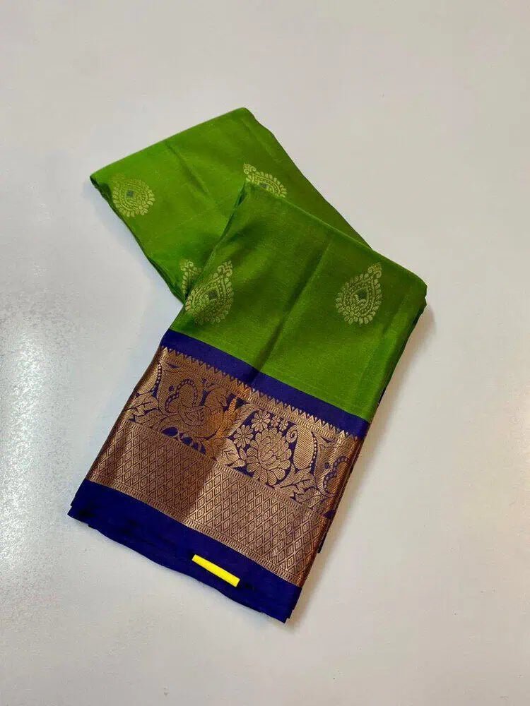 Green Silk Saree - Saree Pure Handloom Kanchipuram Silk Green Festive Pujo Edit Diwali S11121 - Saree - Aakritee - S11121