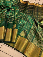 Green Silk Saree - Saree Kuppadam Silk Handloom Checkered Green Festive Pujo Edit Diwali S11125