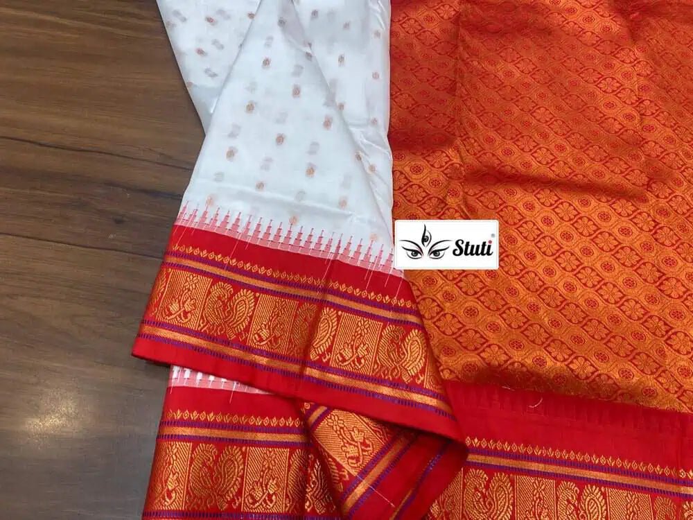 Soft Silk Gadwal Saree: White, Durga Puja, Festive, S10405 - Saree - Aakritee - S10405